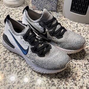 Nike Men's Black and White Sneakers